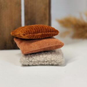 stapeltje pittenzakjes